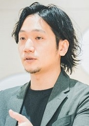 安藤　響 氏