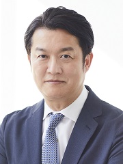 因藤 敏治 氏