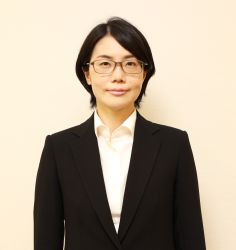 大浦　綾子 氏