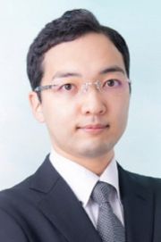 坂尾　佑平 氏