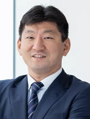 中山 茂 氏