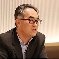 山本　明寛 氏