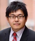 山本 英龍 氏