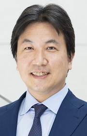 山下 聖志 氏